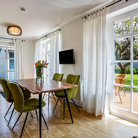 Altes Fischerhaus Doese Holiday home *